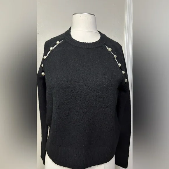 Alice + Olivia Black Jolynn Shoulder SlitRaglan Sleeve with Pearly Buttons.